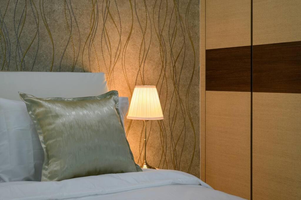 2R1B/Seaview Tropical /1~8Pax/Gurney Mansion One Apartman George Town  Kültér fotó