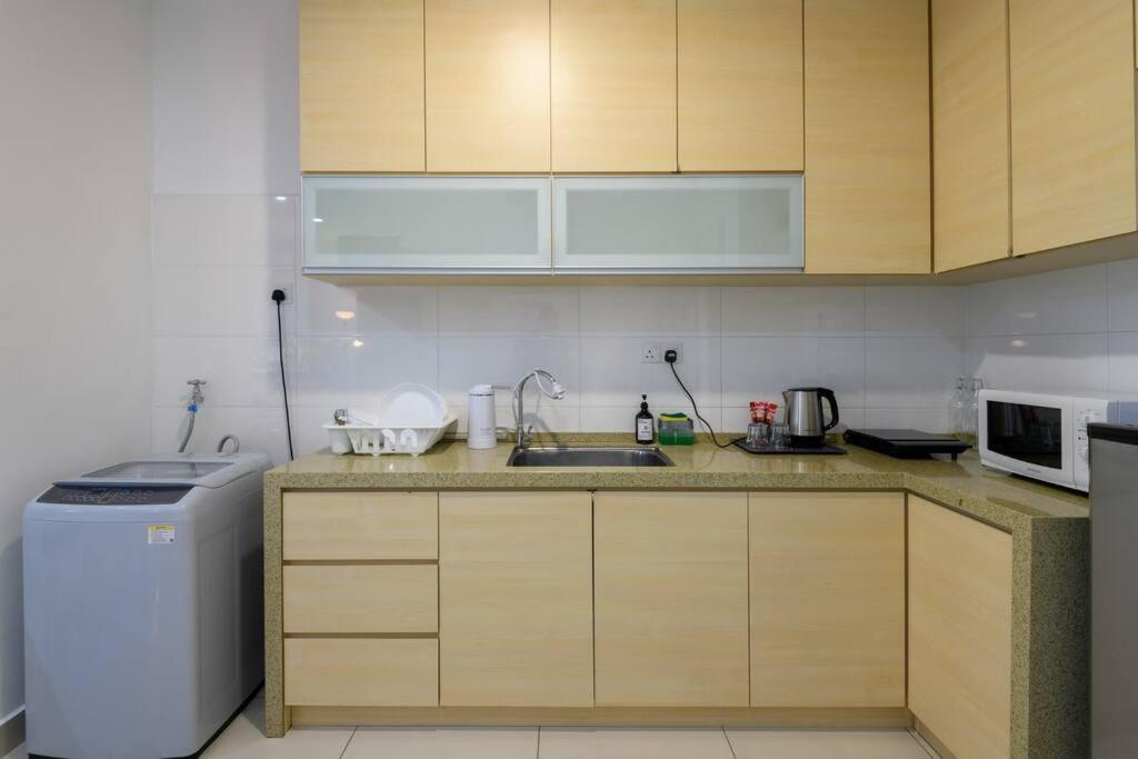 2R1B/Seaview Tropical /1~8Pax/Gurney Mansion One Apartman George Town  Kültér fotó